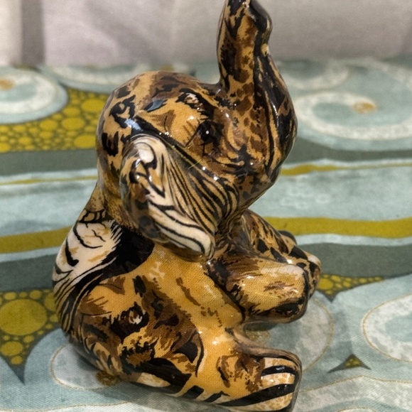 Vintage Ceramic Glazed Striped Trunk Up Lucky Baby Elephant Figurine - Picture 4 of 6